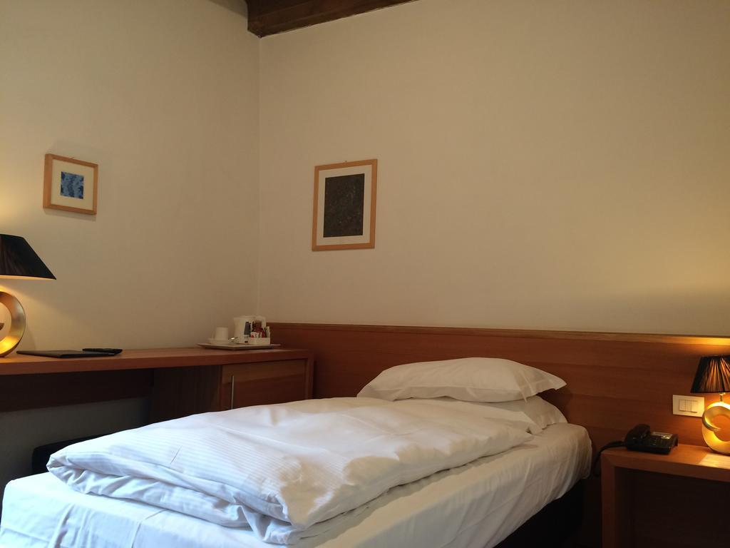 Отель Relais Palazzo Lodron Роверето Номер фото