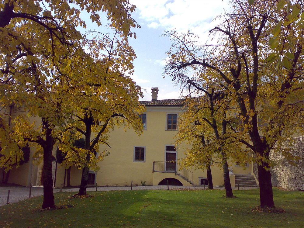 Отель Relais Palazzo Lodron Роверето Экстерьер фото